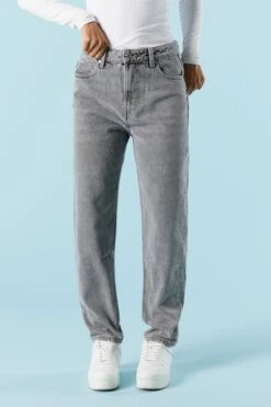 Grey Wash Denim Mom Jean 6 Grey Wash Denim Mom Jean -Mini Aura Shop 075664647789 83 1